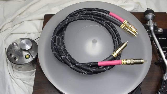 Межблочный кабель NewArtVinyl "Твист" смотреть онлайн