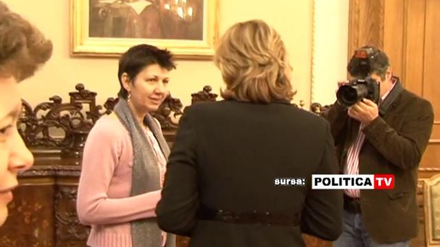 Anastase a promis romanilor din Italia ca vor avea suficiente sectii de votare la europarlamentare смотреть онлайн