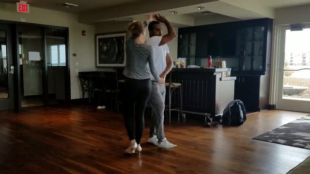 Adrian and Amanda Casino Dance Demo with Musicality , Manolito y Su Trabuco смотреть онлайн