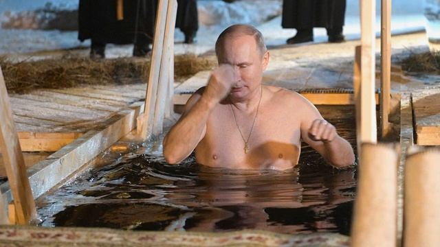 Для тех,кто думает в проруби на Крещение смыть грехи и для неверующих родителей и крестных. смотреть онлайн