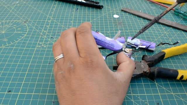 How to Repair Laptop Battery at Home | Not Working Laptop Battery repair | Revive in Hindi | Websit смотреть онлайн