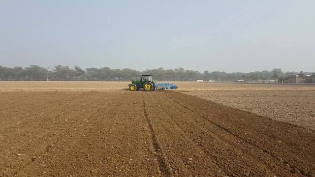 John Deere 6120b and Lemken Smaragd 9. смотреть онлайн