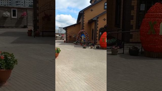 Щёкино, Церковь Матроны Московской, храм, украсили к пасхе Тульская область