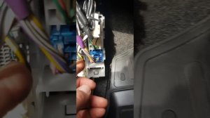 установка динамиков в задние двери тайота виш(1 ролик)