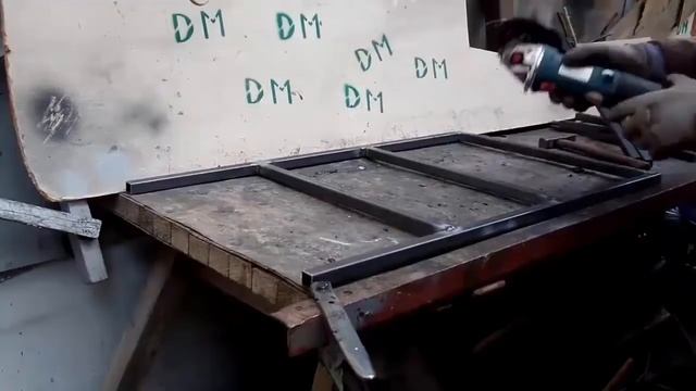 Как раскроить металл болгаркой и сварочником собрать выкатной верстачок смотреть онлайн