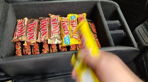 Подлокотник для заднего сидения,универсальный.