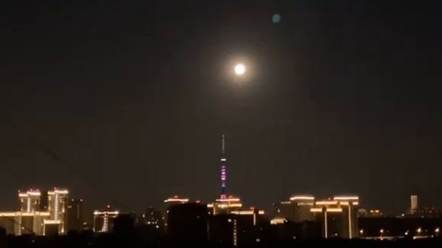 Движение Луны над Москвой смотреть онлайн