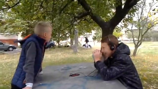 Ржака в наушниках смотреть онлайн
