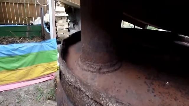 Как оборудовать бу бочку для сжигания листьев и веток на даче смотреть онлайн