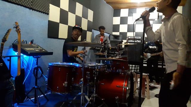 Slank - Foto dalam dompet mu || cover by Junkies band смотреть онлайн