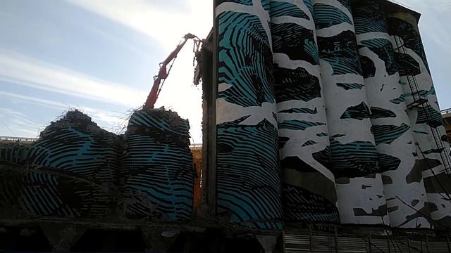 Разрушение старого элеватора смотреть онлайн