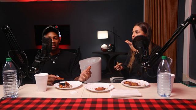 Brenley's Bites w/ Dadrion Taylor-Demerson смотреть онлайн