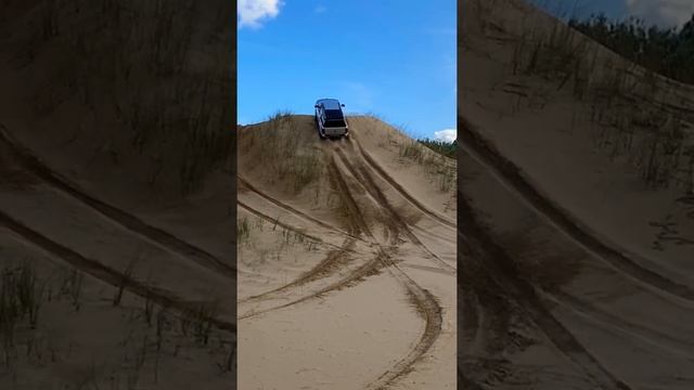 VW Amarok 3L V6 goes airborne смотреть онлайн