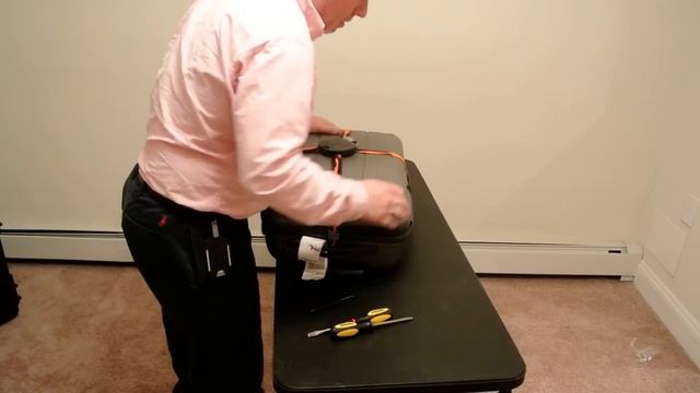 Secure your luggage with the Luggage Lock! смотреть онлайн