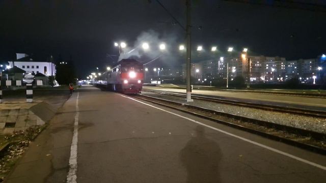 Поезда на станции Великий Новгород Окт: РА1, прибытие и отправление пассажирского на ТЭП70 смотреть онлайн