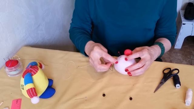 Как сделать клоуна из носочков. смотреть онлайн