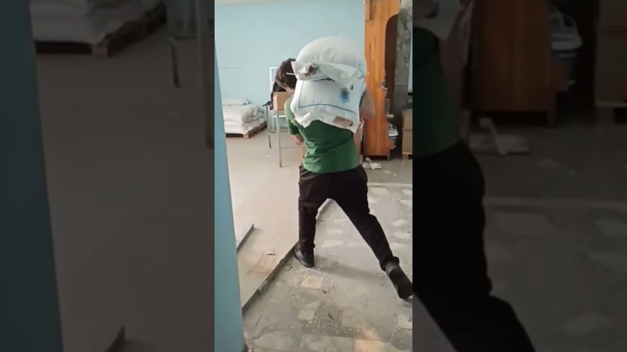 5 тонн, за час, не напрягаясь)) смотреть онлайн