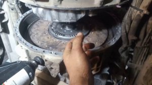 ЯМЗ 650, 651, 652, 653. замена сцепления в гараже.