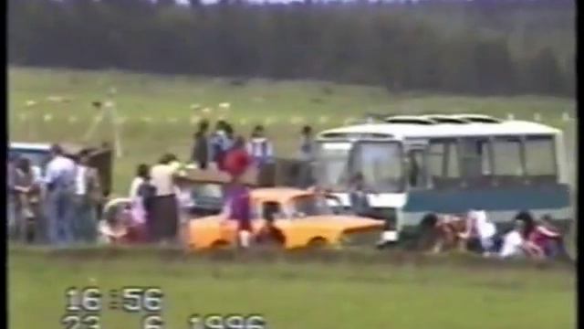 Кони и птицы. И кони как птицы. Ипподром Кутулик 1996 г. смотреть онлайн