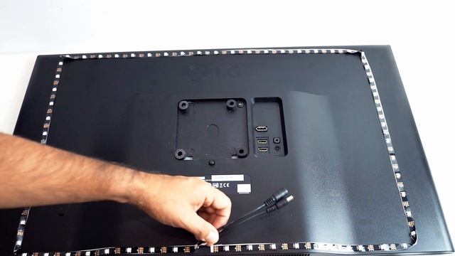 Ambilight Ambibox Review : Gaming PC Mod For Your Monitor Or TV