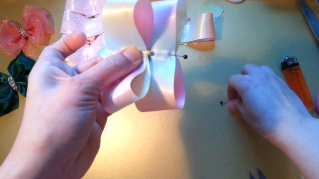 Laço TRIPLO SOBREPOSTO - Mila Meideiros Tutorial DIY смотреть онлайн