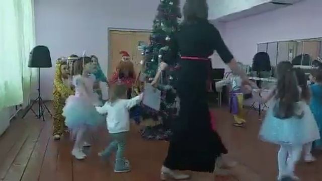 новогодний хоровод смотреть онлайн