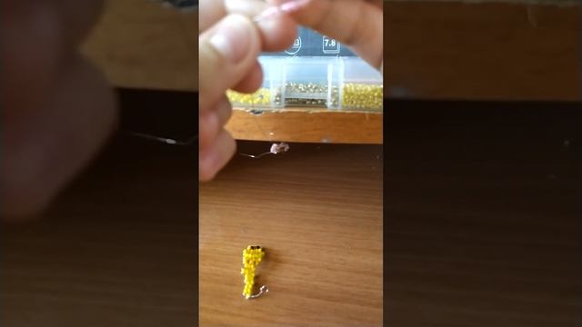 ?[•Как сделать попугая из бисера 2 часть•]? смотреть онлайн
