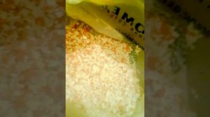 Чтобы легко измельчить яичную скорлупу для огорода, надо...