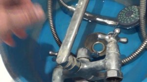 Слабый напор горячей воды на одном кране. С этим Вы ещё не сталкивались.