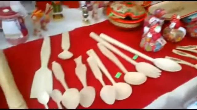 Фестиваль Русское поле 2017. Изделия из дерева на ярмарке