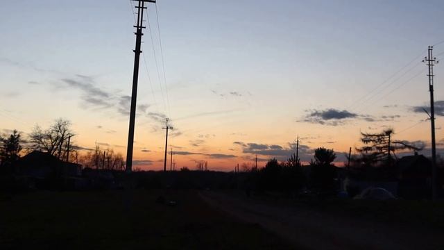 Каникулы в деревне: топим печь, ловим мышей, убегаем от собак... смотреть онлайн