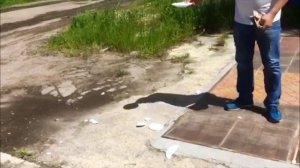 Тест на травмобезопасность полимерпесчаной плитки Tetto.