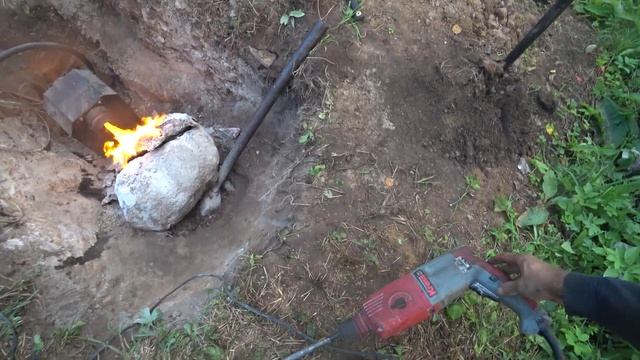 Выжегаем камень на огороде. Пробуем в деле культиватор Зубр МКТ-150 смотреть онлайн