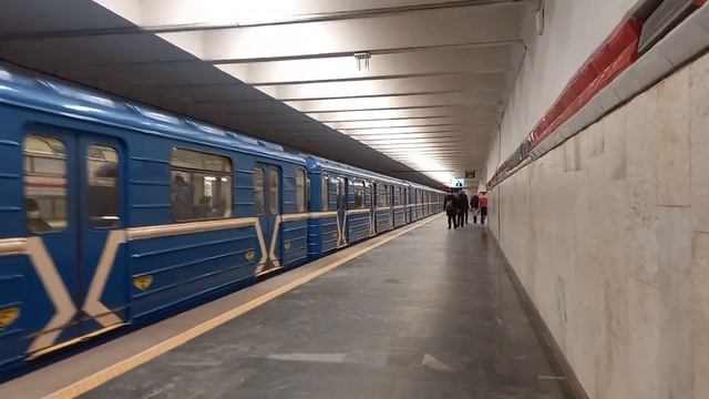 Отправление метровагона 81-717.5М (МВМ) бортовой номер 2840 со со станции "Первомайская" смотреть онлайн