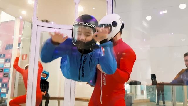 Полёт Фила - Аэротруба! Аэродинамическая труба в Москве (Сокольники) смотреть онлайн