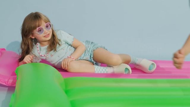 Незабываемое лето с O'STIN! смотреть онлайн