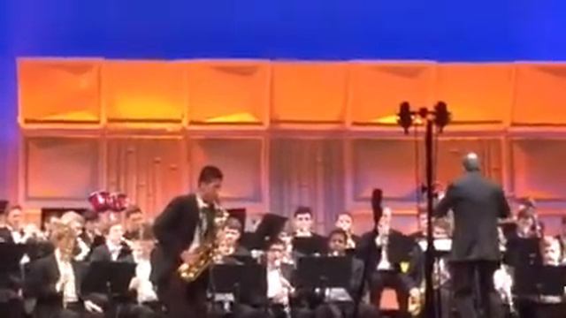 Flight of the Bumblebee - Alto Saxophone solo with concert band смотреть онлайн