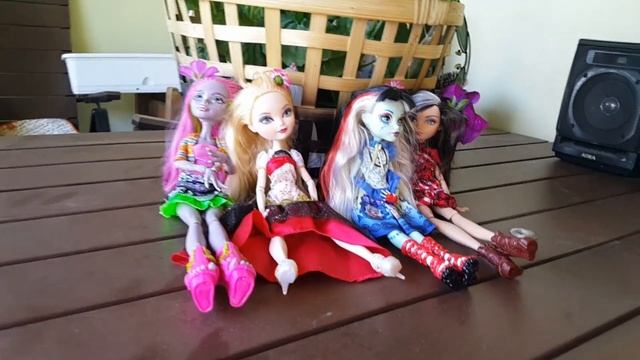 Игра в КУКЛЫ МОНСТР ХАЙ. КУКЛЫ в СПА САЛОНЕ смотреть онлайн