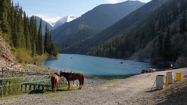Озера #кольсай Кольсай вдоль озера иду
