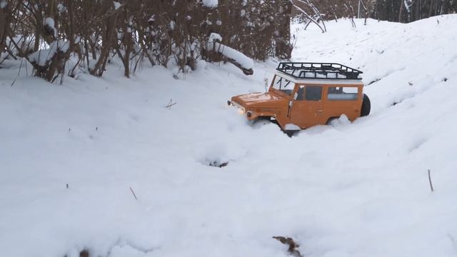 FMS 1/10 Scale Toyota Land Cruiser FJ40 RC Car Off Road