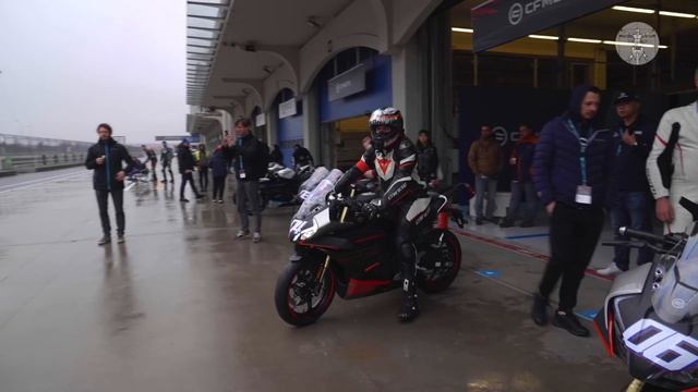 CFMOTO 450SR - лучший спортбайк из Китая: тест-драйв и обзор Федотова смотреть онлайн