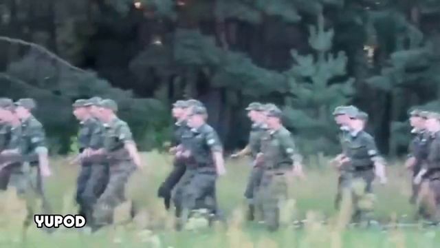 Кто проживает на дне океана? Спанч Боб Скве Пенс! смотреть онлайн