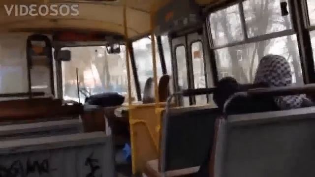 бабушка не хочет выходить из автобуса смотреть онлайн