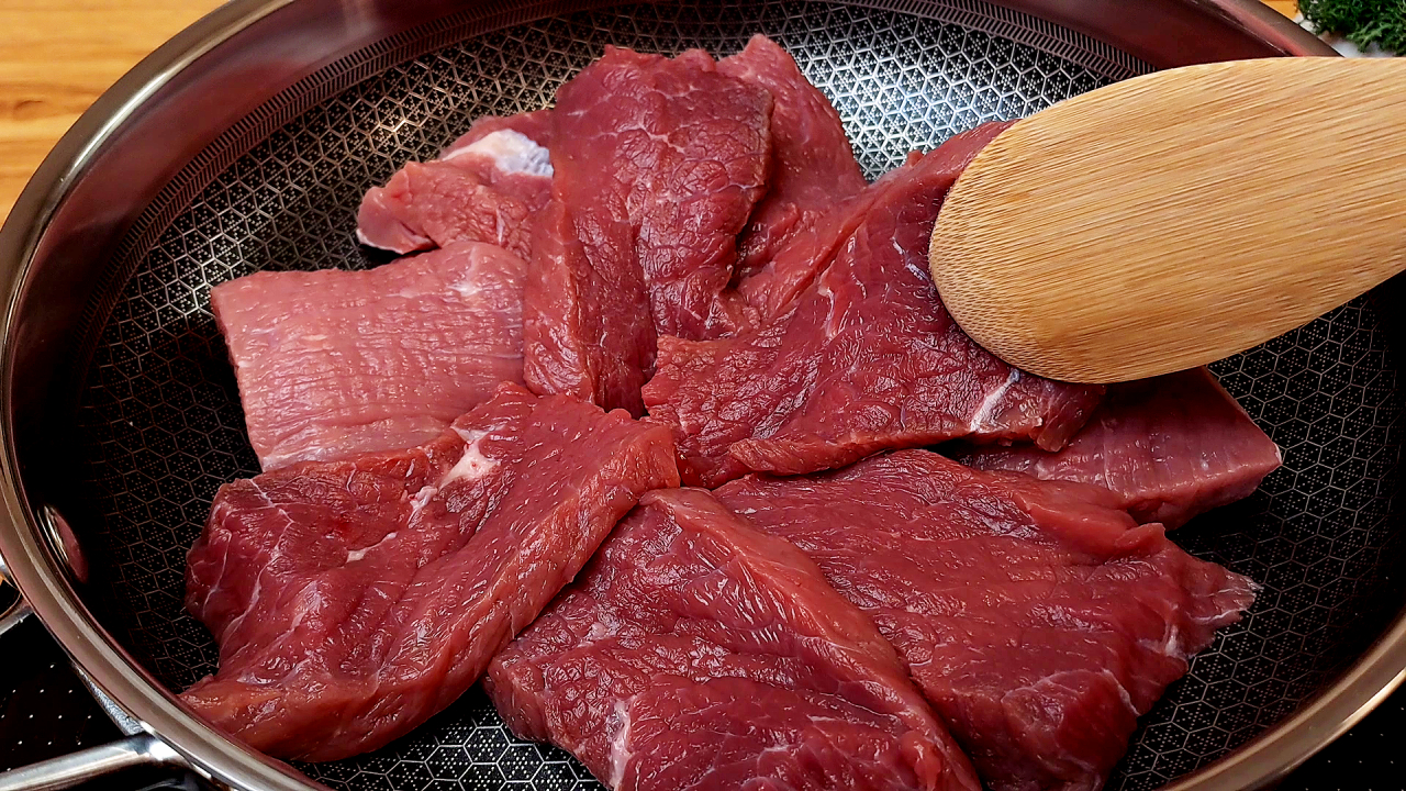 Нежная говядина за 5 минут. Самая жесткая говядина станет мягкой. Этот секрет знают немногие. смотреть онлайн