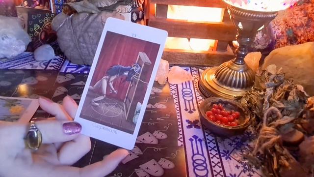 ЧТО ДЕЛАТЬ? ПОД ОДНОЙ КРЫШЕЙ, НО нет ОТНОШЕНИЙ... смотреть онлайн