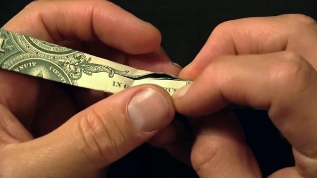 One Dollar Cross with "IN GOD WE TRUST" Inscription смотреть онлайн
