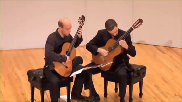 J.S. Bach Italian Concerto BWV 971 - Presto, 3/3 - guitar duo смотреть онлайн