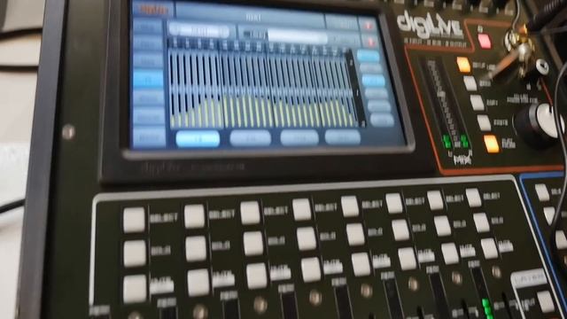MESSE 2018: Studiomaster DigiLive Mixer (can run apps too!) смотреть онлайн