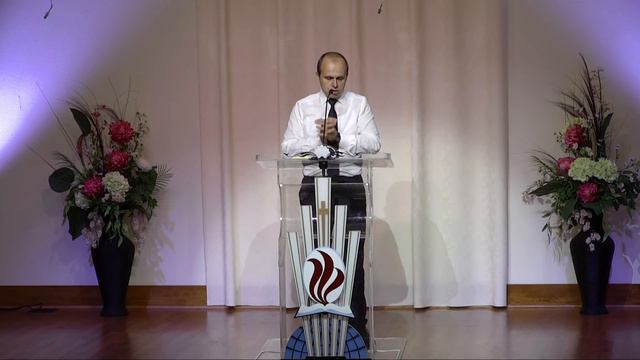Служение 08.11.2018 Проповедь Вадим Гриненко "Как Бог открыл Себя людям " смотреть онлайн