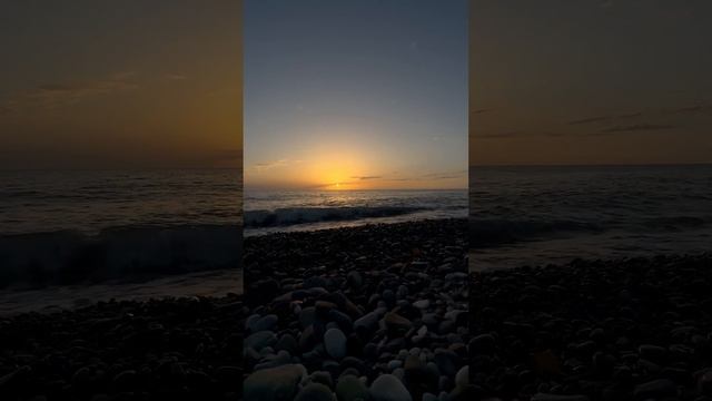 Звук морской волны на фоне прекрасного морского заката #закат #море смотреть онлайн